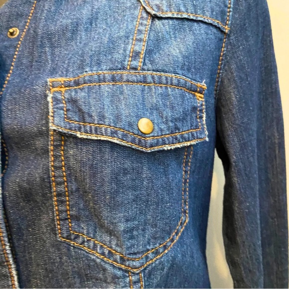 VINTAGE GUESS Denim Button Down Shirt Dark Wash Long Sleeves Brass Details - Picture 10 of 14